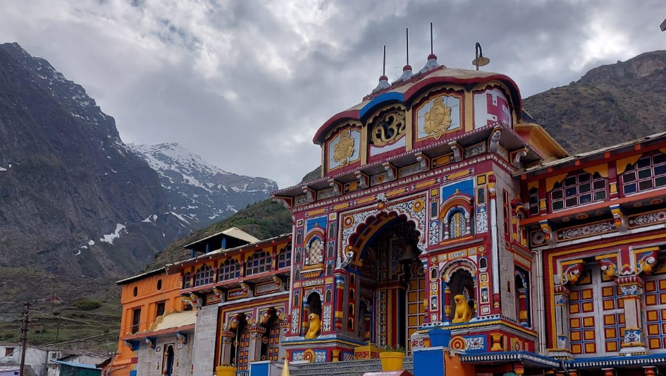 Badrinath Temple Travel Guide: Best Time to Visit, Darshan & How to Reach